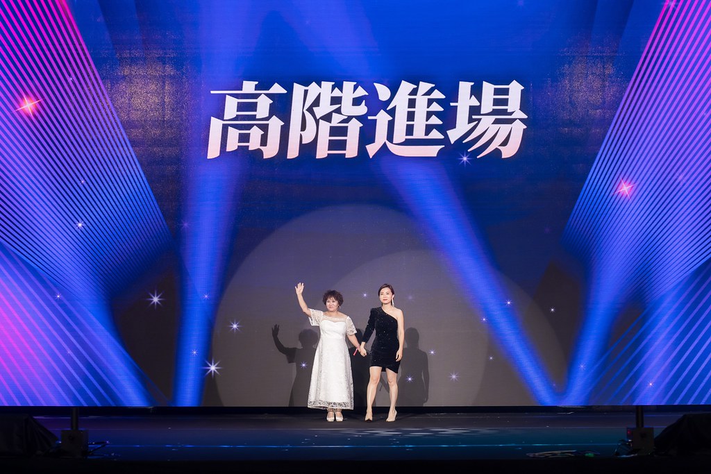 [活動攝影]全美世界18周年慶-最專業的團隊完成每場完美活動攝影，拍的不只好更要快! #活動拍立得