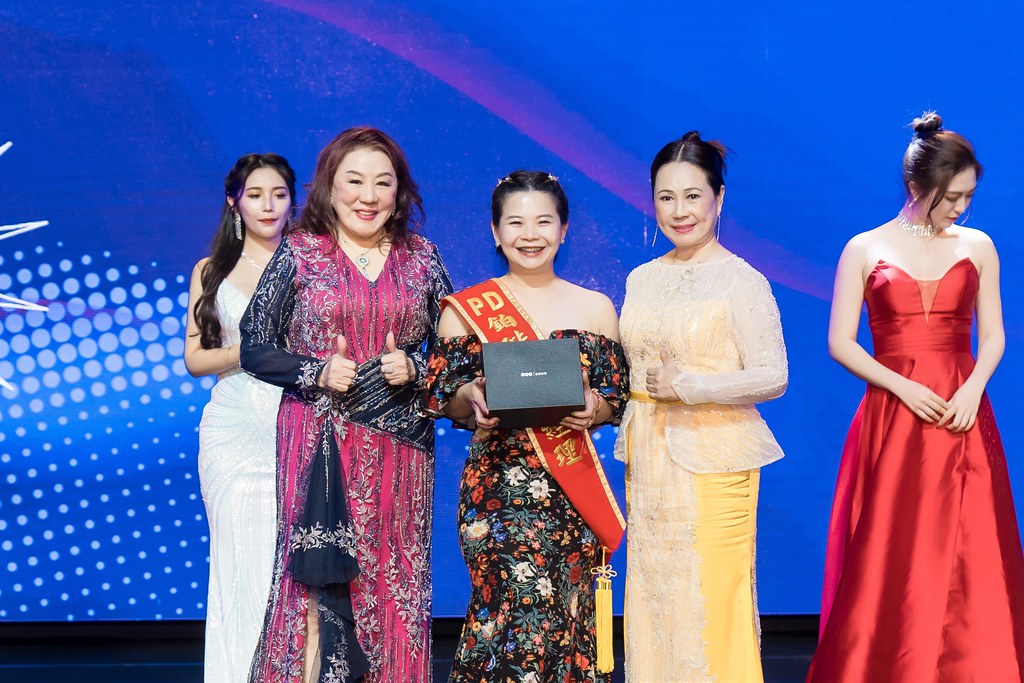 [活動攝影]全美世界18周年慶-最專業的團隊完成每場完美活動攝影，拍的不只好更要快! #即拍即印