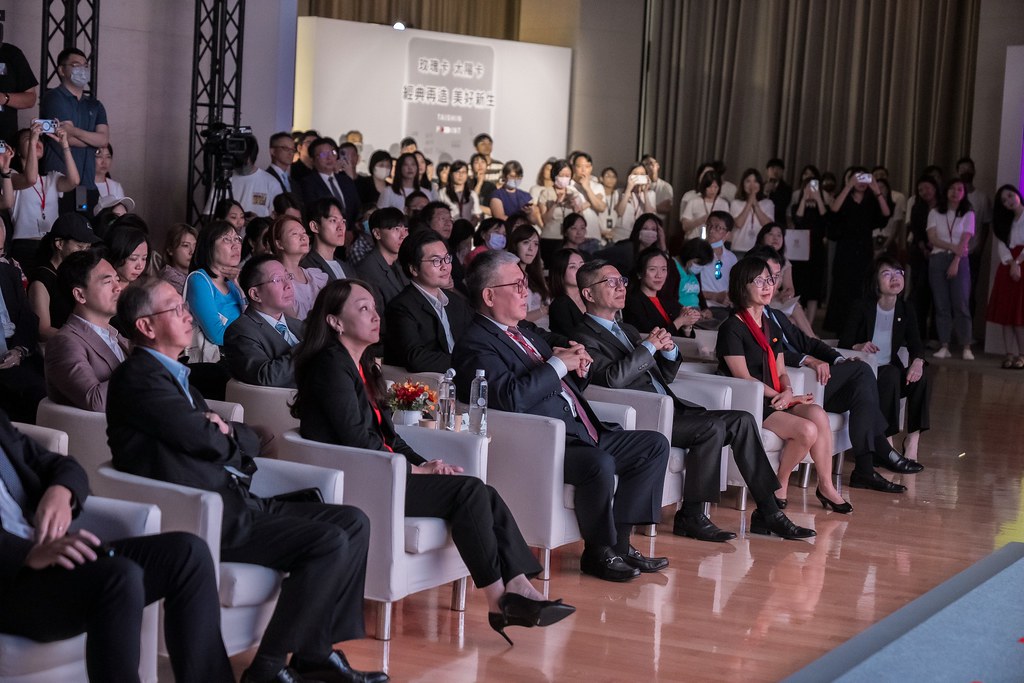 [活動攝影]台新銀行 玫瑰卡、太陽卡上市記者會-最專業的團隊完成每場完美活動攝影，拍的不只好更要快! #尾牙攝影