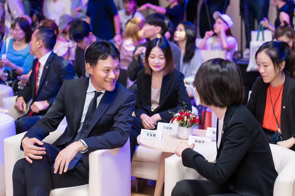 [活動攝影]台新銀行 玫瑰卡、太陽卡上市記者會-最專業的團隊完成每場完美活動攝影，拍的不只好更要快! #尾牙攝影