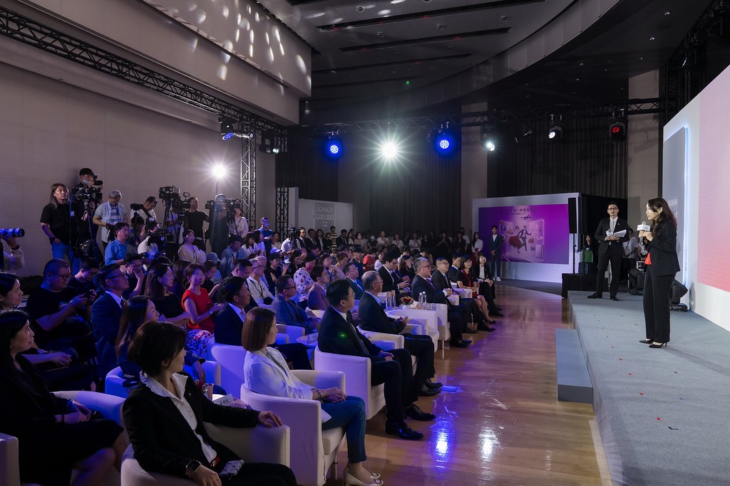 [活動攝影]台新銀行 玫瑰卡、太陽卡上市記者會-最專業的團隊完成每場完美活動攝影，拍的不只好更要快! #即拍即印