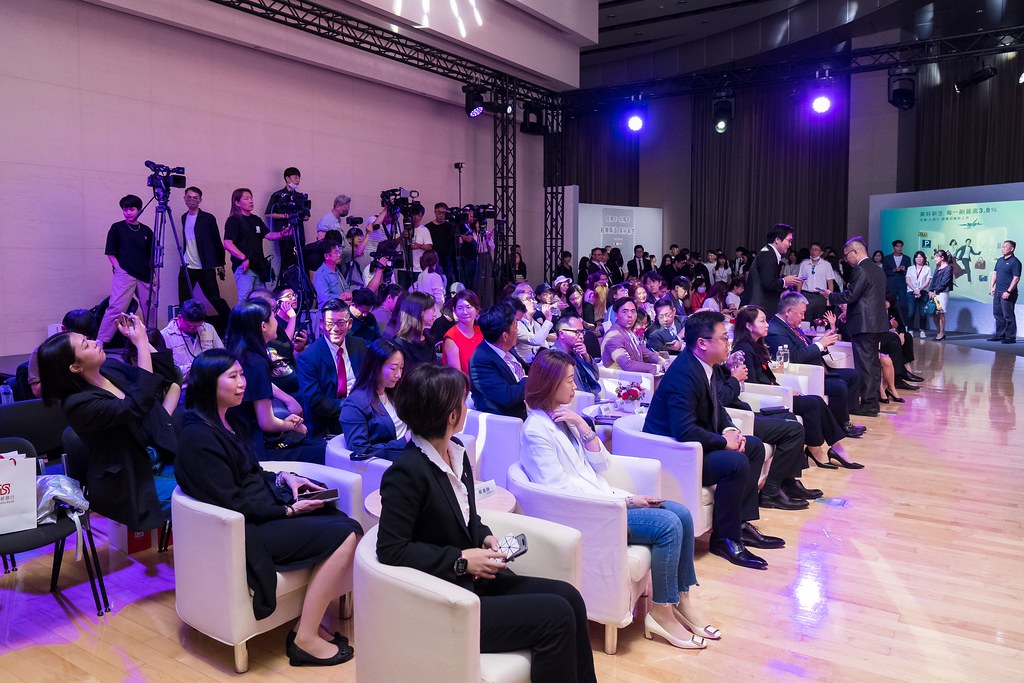 [活動攝影]台新銀行 玫瑰卡、太陽卡上市記者會-最專業的團隊完成每場完美活動攝影，拍的不只好更要快! #即拍即印