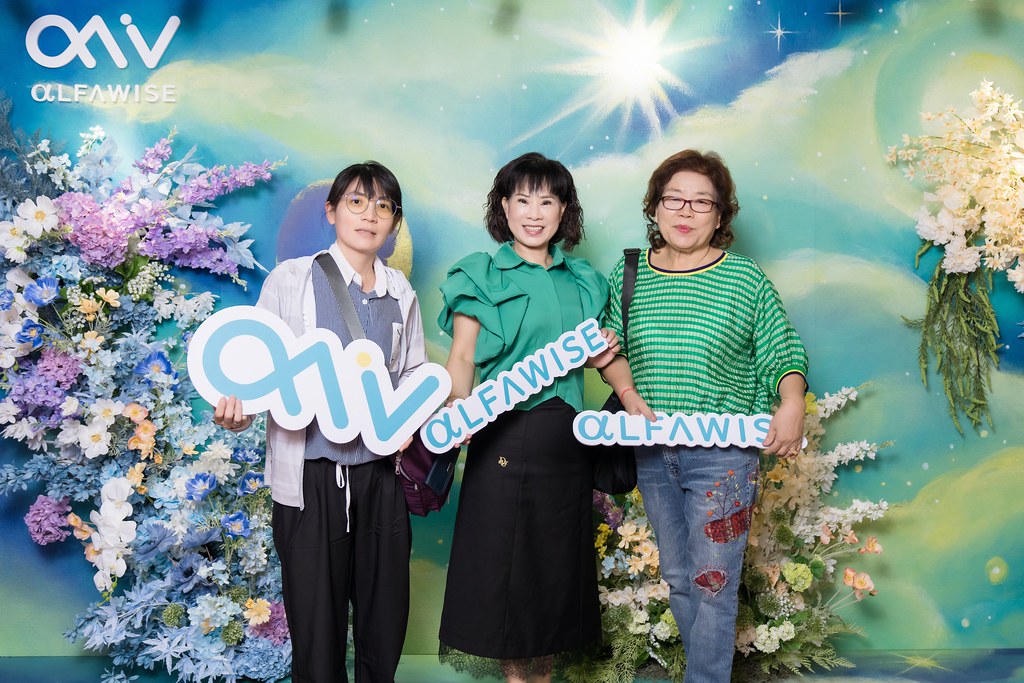 [即拍即印]愛樂唯台中辦公室啟用-最專業的團隊完成每場完美活動攝影，拍的不只好更要快! #活動拍立得