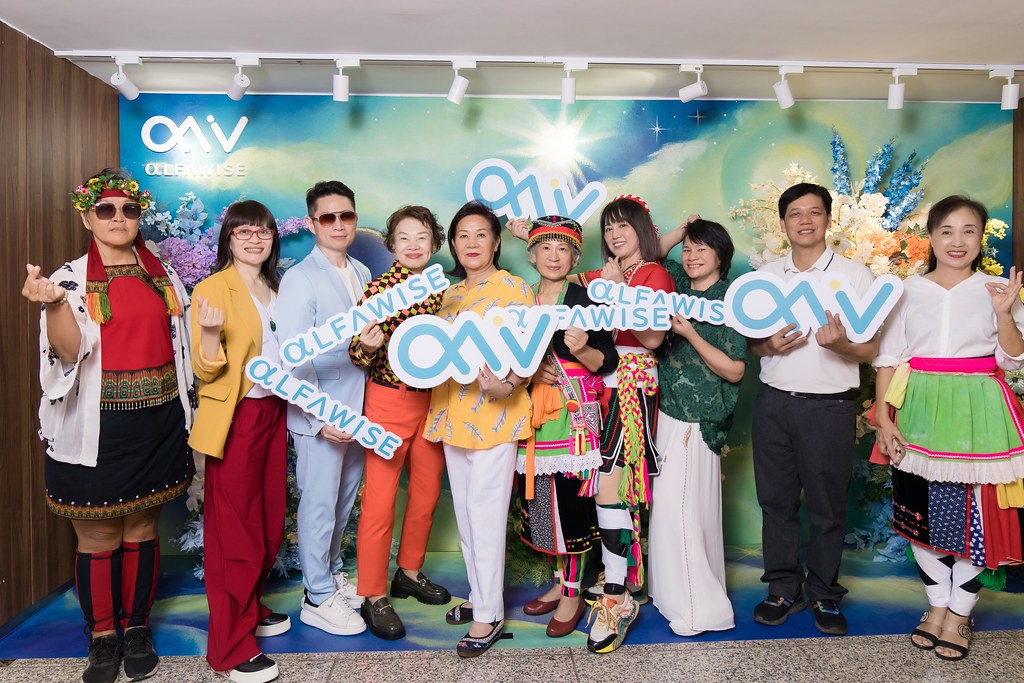 [即拍即印]愛樂唯台中辦公室啟用-最專業的團隊完成每場完美活動攝影，拍的不只好更要快! #活動拍立得