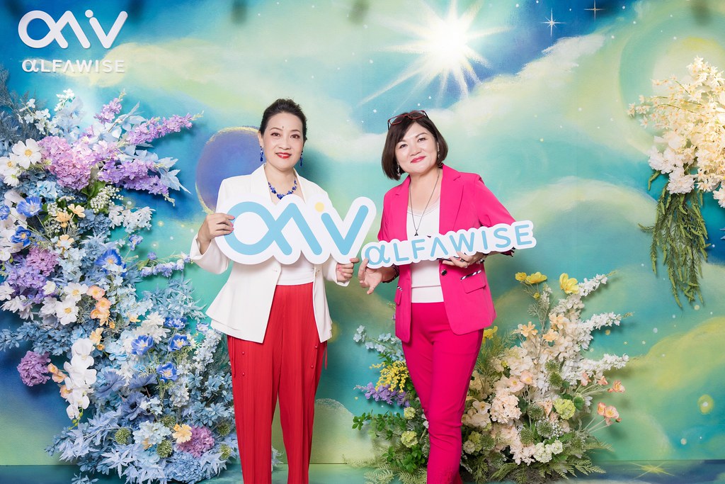 [即拍即印]愛樂唯台中辦公室啟用-最專業的團隊完成每場完美活動攝影，拍的不只好更要快! #活動拍立得