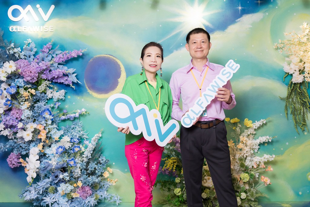 [即拍即印]愛樂唯台中辦公室啟用-最專業的團隊完成每場完美活動攝影，拍的不只好更要快! #活動拍立得