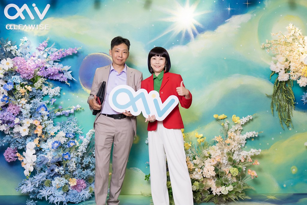 [即拍即印]愛樂唯台中辦公室啟用-最專業的團隊完成每場完美活動攝影，拍的不只好更要快! #尾牙攝影