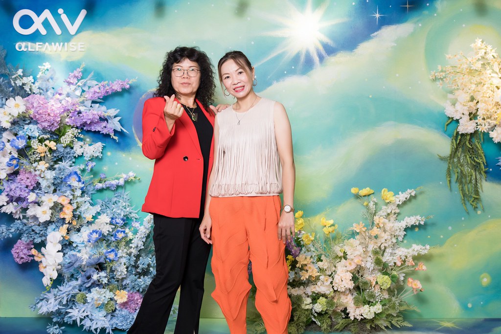 [即拍即印]愛樂唯台中辦公室啟用-最專業的團隊完成每場完美活動攝影，拍的不只好更要快! #尾牙攝影