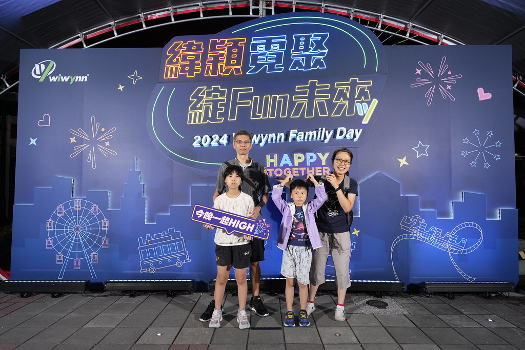 [即拍即印]緯穎霓聚綻FUN未來-最專業的團隊完成每場完美活動攝影，拍的不只好更要快! #即時攝影