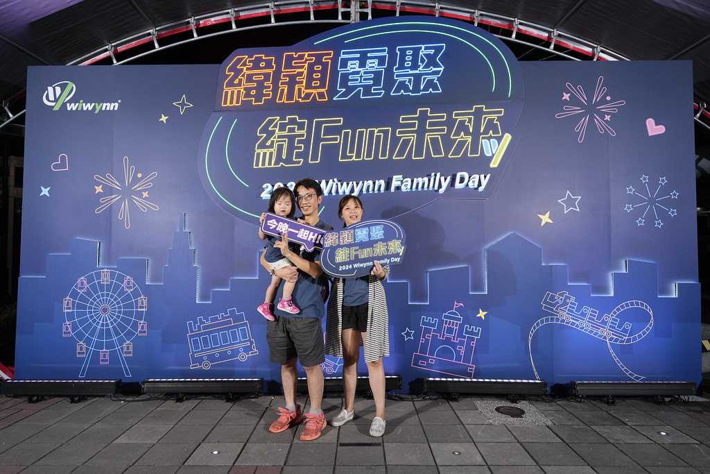 [即拍即印]緯穎霓聚綻FUN未來-最專業的團隊完成每場完美活動攝影，拍的不只好更要快! #活動拍立得