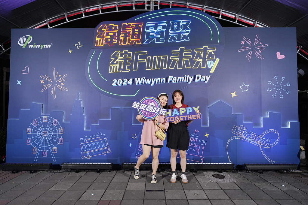 [即拍即印]緯穎霓聚綻FUN未來-最專業的團隊完成每場完美活動攝影，拍的不只好更要快! #雲端攝影