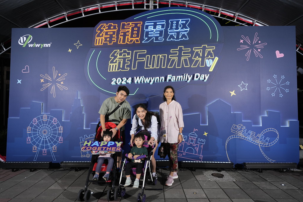 [即拍即印]緯穎霓聚綻FUN未來-最專業的團隊完成每場完美活動攝影，拍的不只好更要快! #即時攝影