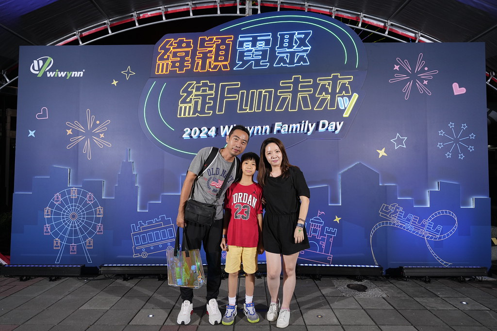 [即拍即印]緯穎霓聚綻FUN未來-最專業的團隊完成每場完美活動攝影，拍的不只好更要快! #即拍即印