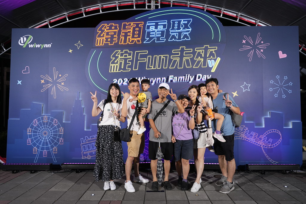 [即拍即印]緯穎霓聚綻FUN未來-最專業的團隊完成每場完美活動攝影，拍的不只好更要快! #即時攝影