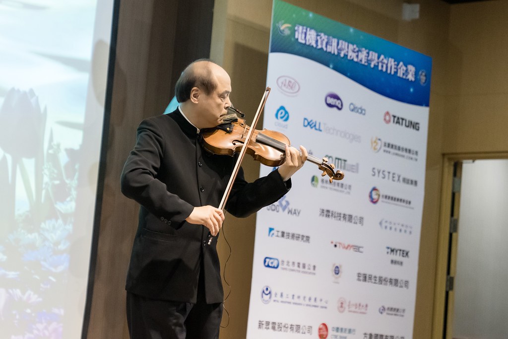 [活動攝影]臺北大學電機資訊學院20週年院慶-最專業的團隊完成每場完美活動攝影，拍的不只好更要快! #即拍即印