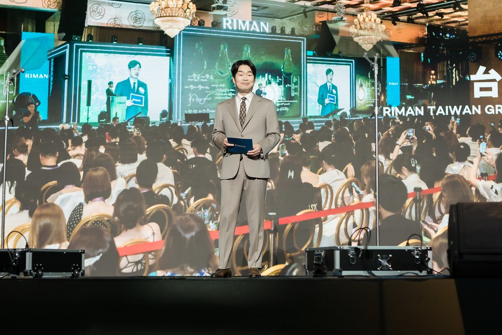 [活動攝影]閃耀2024力曼光典-最專業的團隊完成每場完美活動攝影，拍的不只好更要快! #尾牙攝影