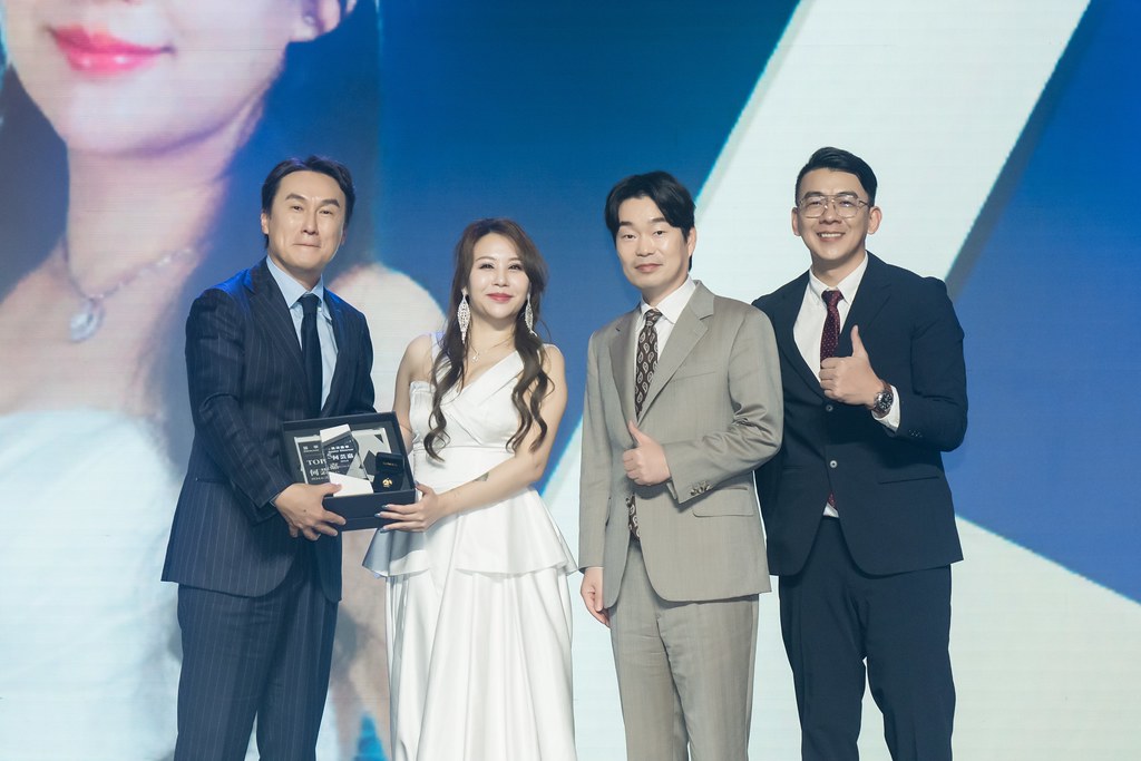 [活動攝影]閃耀2024力曼光典-最專業的團隊完成每場完美活動攝影，拍的不只好更要快! #尾牙攝影