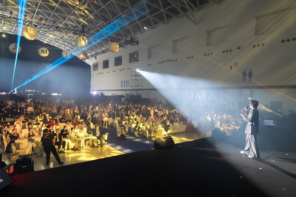 [活動攝影]閃耀2024力曼光典-最專業的團隊完成每場完美活動攝影，拍的不只好更要快! #尾牙攝影