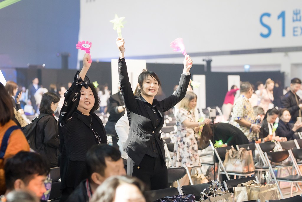 [活動攝影]閃耀2024力曼光典-最專業的團隊完成每場完美活動攝影，拍的不只好更要快! #活動拍立得