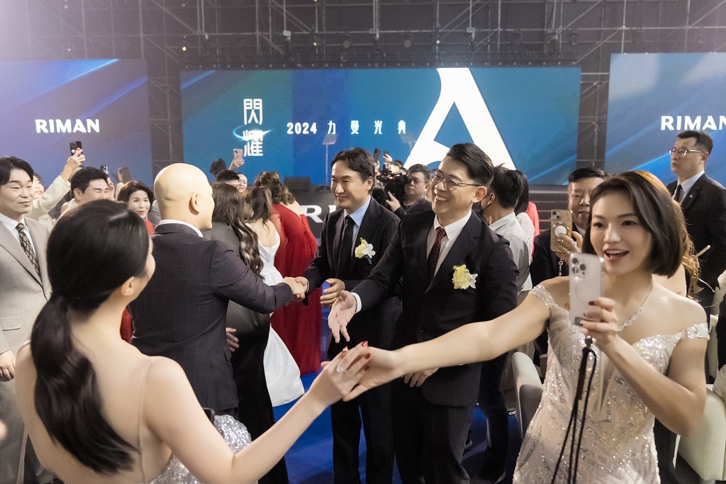 [活動攝影]閃耀2024力曼光典-最專業的團隊完成每場完美活動攝影，拍的不只好更要快! #即拍即印