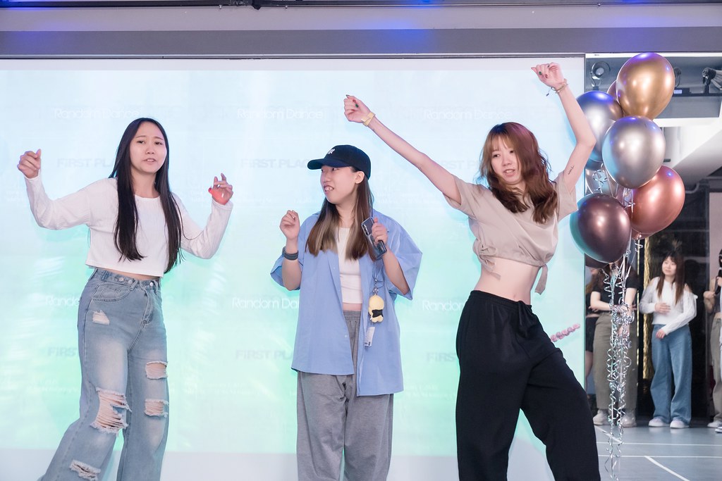 [活動攝影]FIRST PLACE Random Dance-最專業的團隊完成每場完美活動攝影，拍的不只好更要快! #尾牙攝影