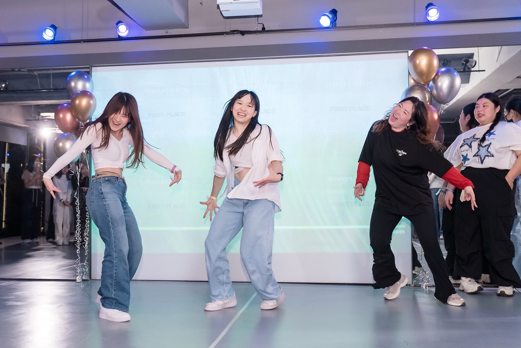 [活動攝影]FIRST PLACE Random Dance-最專業的團隊完成每場完美活動攝影，拍的不只好更要快! #活動拍立得