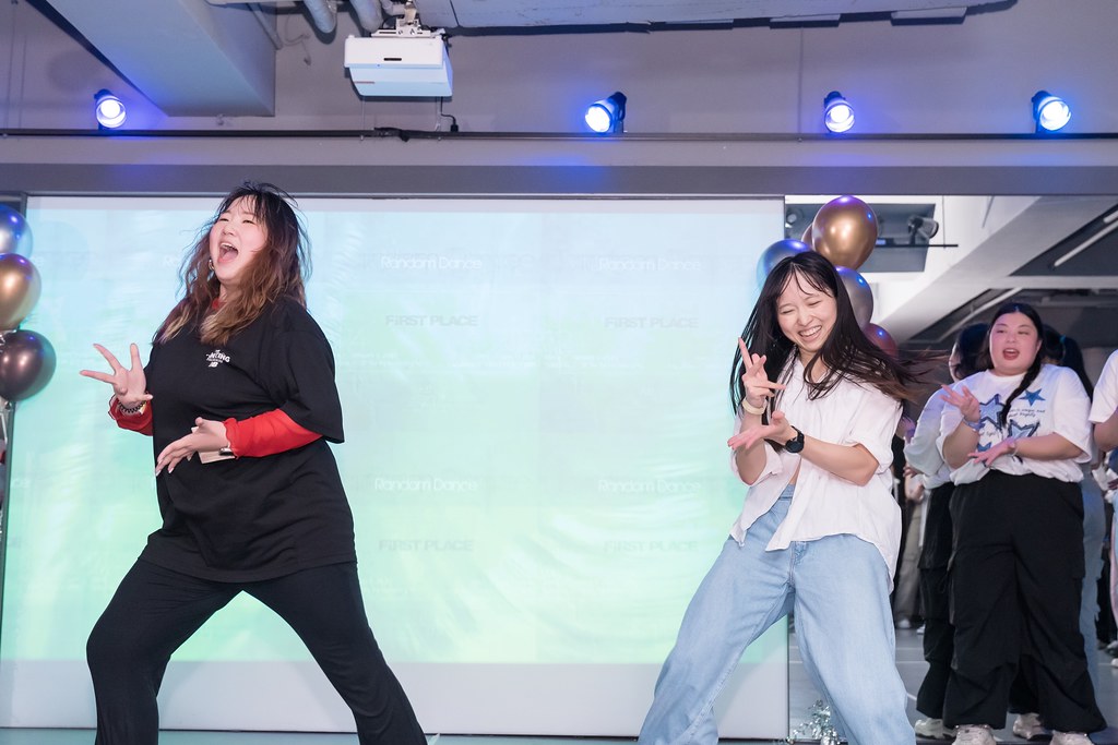 [活動攝影]FIRST PLACE Random Dance-最專業的團隊完成每場完美活動攝影，拍的不只好更要快! #即拍即印
