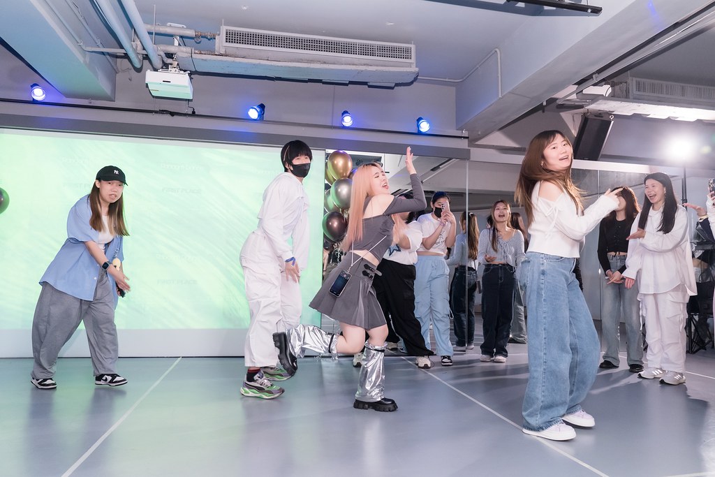 [活動攝影]FIRST PLACE Random Dance-最專業的團隊完成每場完美活動攝影，拍的不只好更要快! #即拍即印