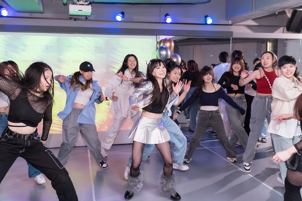 [活動攝影]FIRST PLACE Random Dance-最專業的團隊完成每場完美活動攝影，拍的不只好更要快! #即拍即印