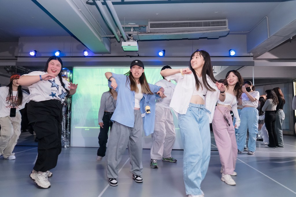 [活動攝影]FIRST PLACE Random Dance-最專業的團隊完成每場完美活動攝影，拍的不只好更要快! #尾牙攝影