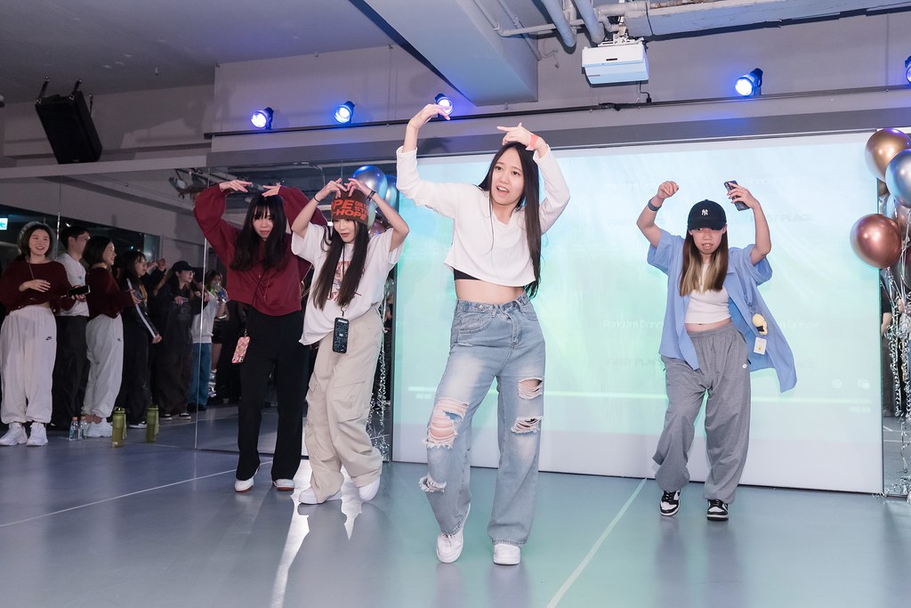 [活動攝影]FIRST PLACE Random Dance-最專業的團隊完成每場完美活動攝影，拍的不只好更要快! #尾牙攝影