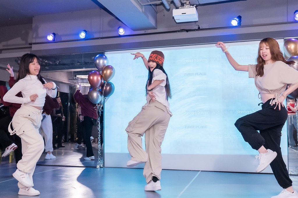 [活動攝影]FIRST PLACE Random Dance-最專業的團隊完成每場完美活動攝影，拍的不只好更要快! #尾牙攝影