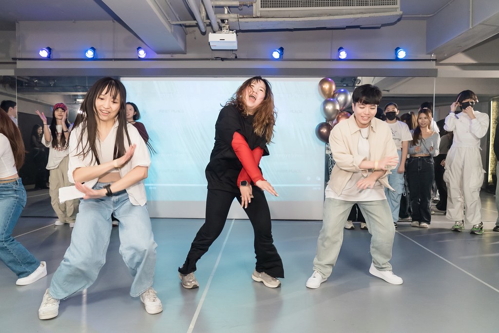 [活動攝影]FIRST PLACE Random Dance-最專業的團隊完成每場完美活動攝影，拍的不只好更要快! #尾牙攝影