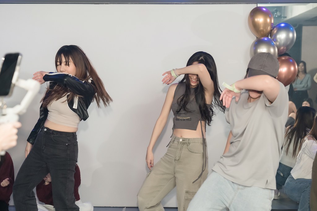 [活動攝影]FIRST PLACE Random Dance-最專業的團隊完成每場完美活動攝影，拍的不只好更要快! #尾牙攝影