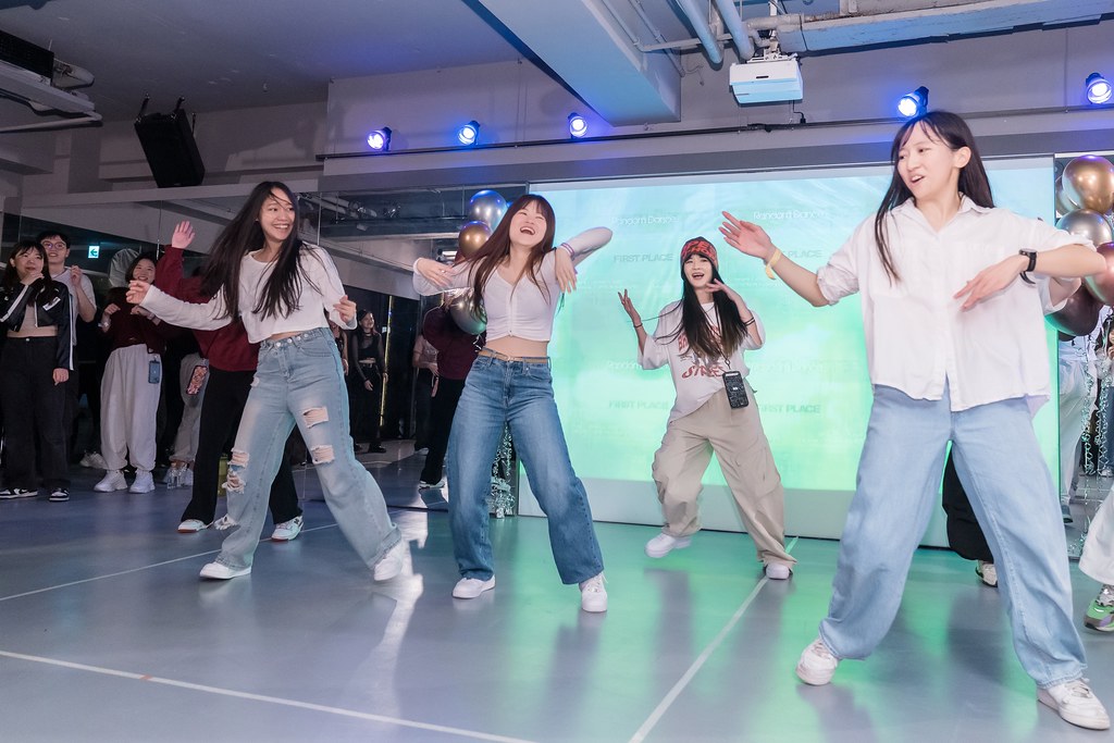 [活動攝影]FIRST PLACE Random Dance-最專業的團隊完成每場完美活動攝影，拍的不只好更要快! #即拍即印