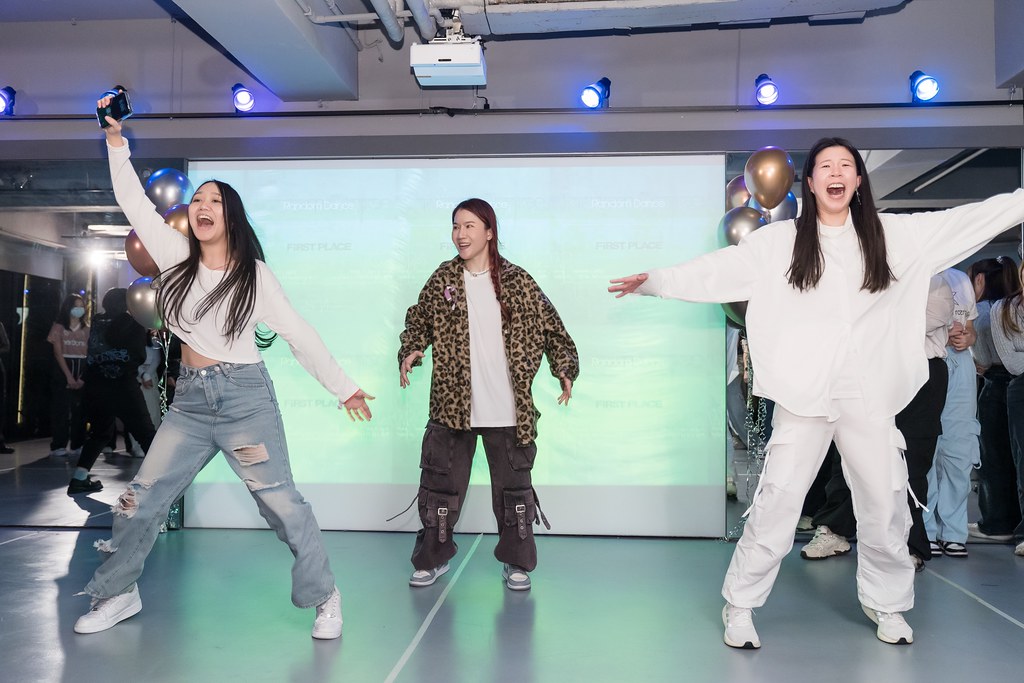 [活動攝影]FIRST PLACE Random Dance-最專業的團隊完成每場完美活動攝影，拍的不只好更要快! #即拍即印