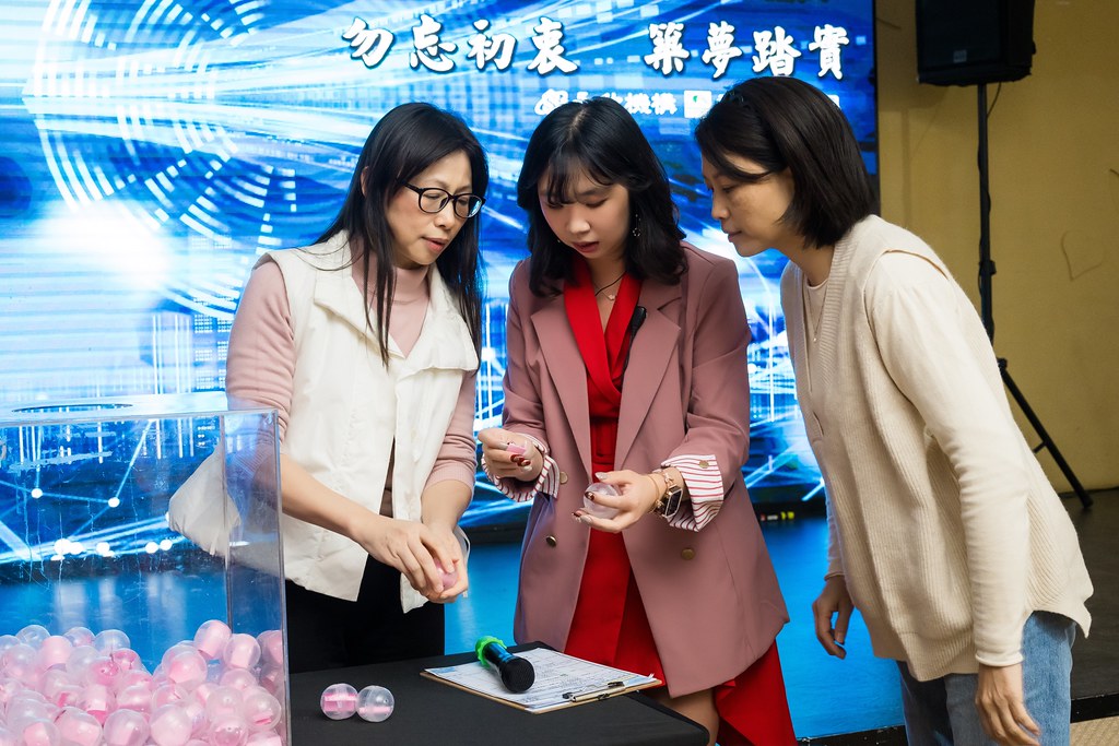 [即拍即印、活動攝影]永欣機構、福樂幼兒園 尾牙盛宴-最專業的團隊完成每場完美活動攝影，拍的不只好更要快! #雲端攝影