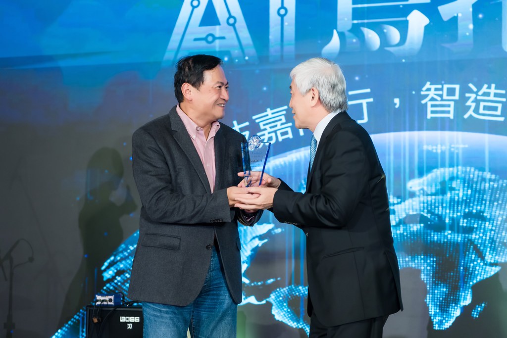 [活動攝影]AI烏托邦 技嘉供應商尾牙-最專業的團隊完成每場完美活動攝影，拍的不只好更要快! #即時攝影