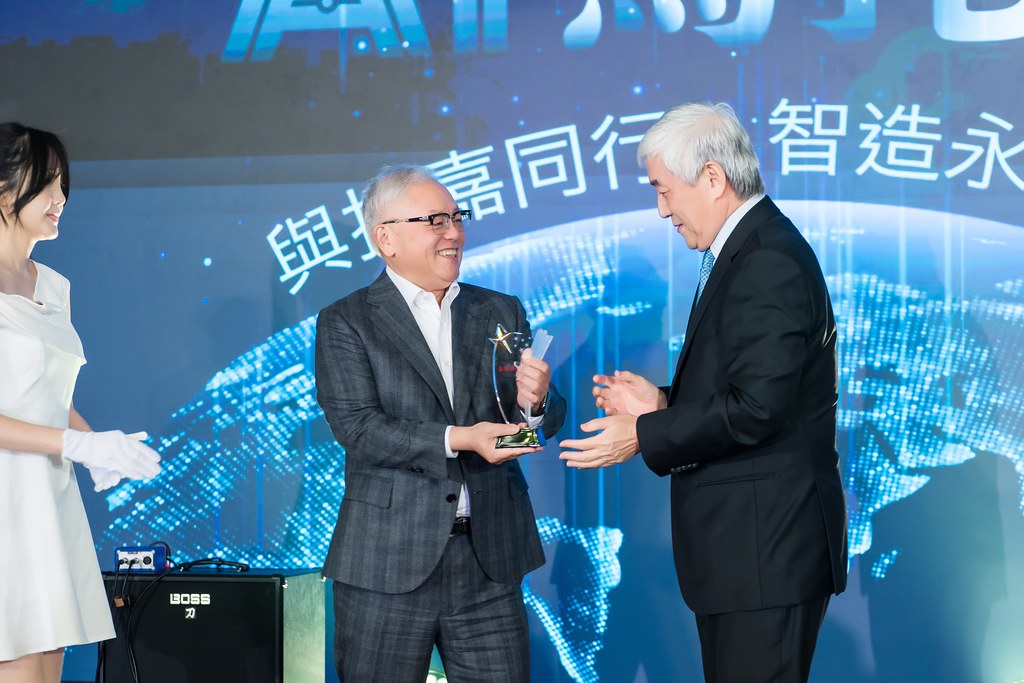 [活動攝影]AI烏托邦 技嘉供應商尾牙-最專業的團隊完成每場完美活動攝影，拍的不只好更要快! #即拍即印