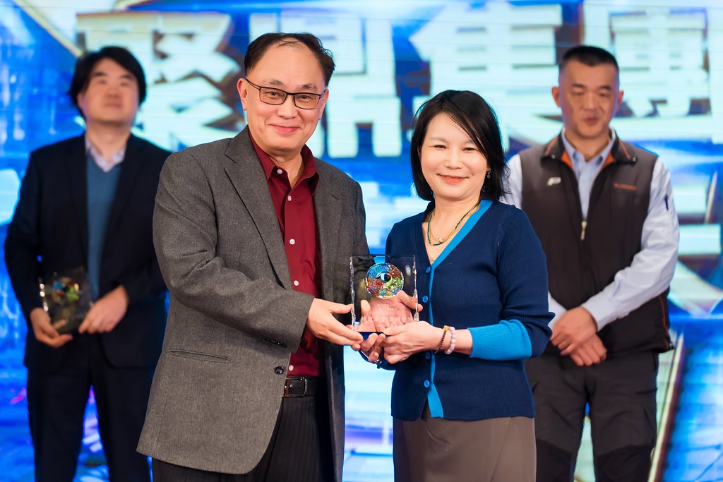 [活動攝影]聚鼎集團2025尾牙饗宴-最專業的團隊完成每場完美活動攝影，拍的不只好更要快! #即拍即印