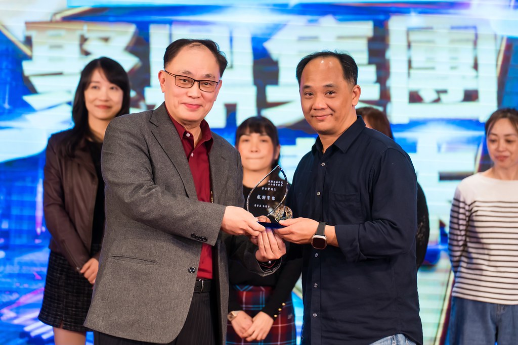 [活動攝影]聚鼎集團2025尾牙饗宴-最專業的團隊完成每場完美活動攝影，拍的不只好更要快! #即拍即印