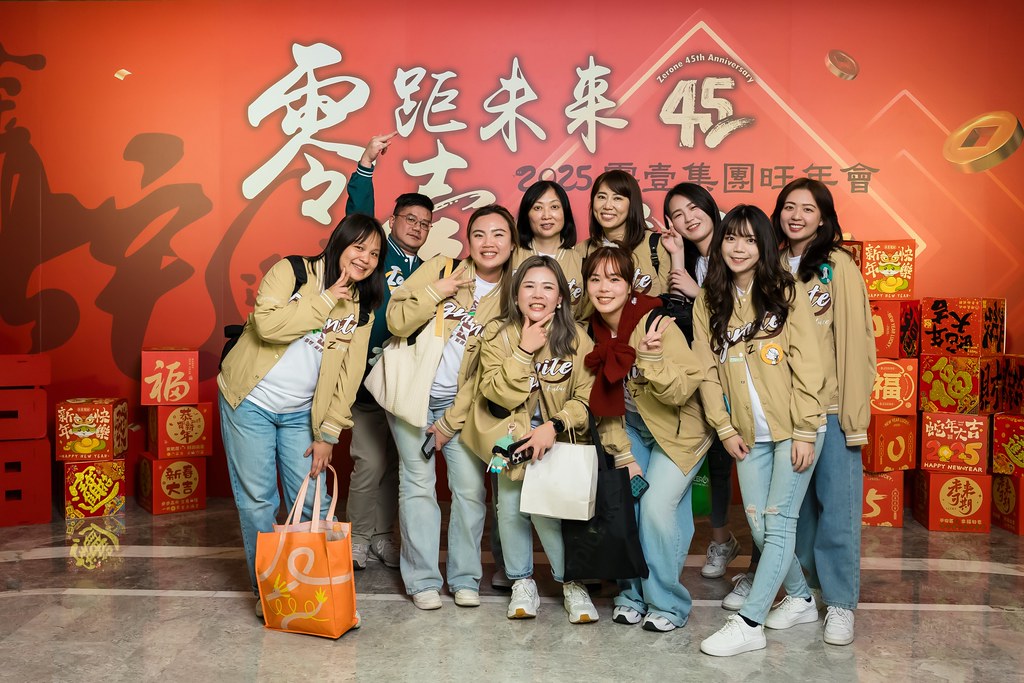[即拍即印]2025零壹集團旺年會-最專業的團隊完成每場完美活動攝影，拍的不只好更要快! #活動拍立得