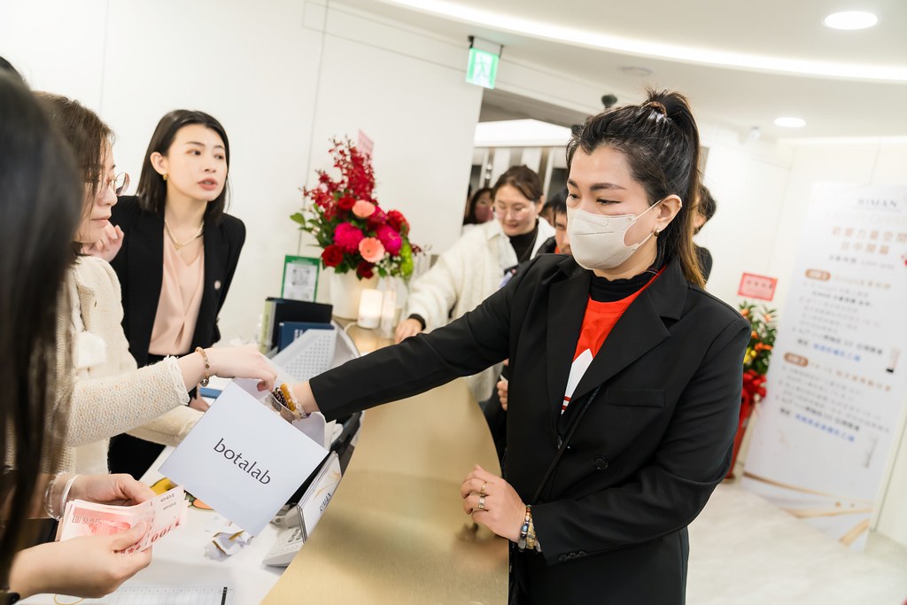 [活動攝影]台中力曼開幕儀式-最專業的團隊完成每場完美活動攝影，拍的不只好更要快! #即拍即印
