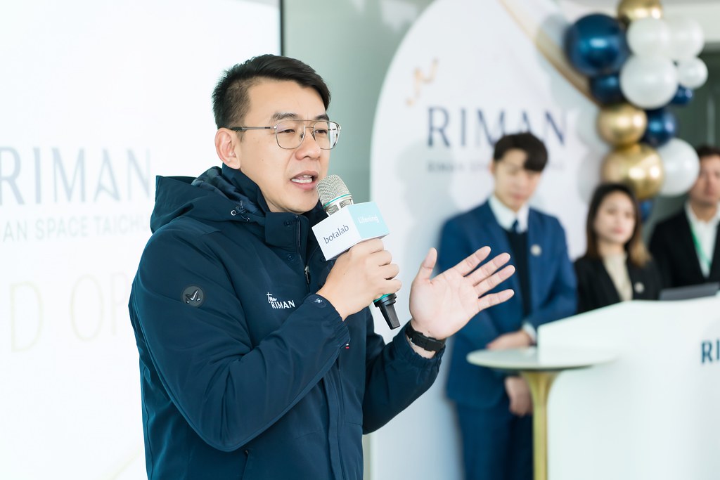 [活動攝影]台中力曼開幕儀式-最專業的團隊完成每場完美活動攝影，拍的不只好更要快! #活動拍立得