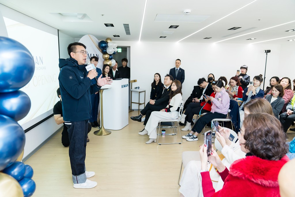 [活動攝影]台中力曼開幕儀式-最專業的團隊完成每場完美活動攝影，拍的不只好更要快! #活動拍立得