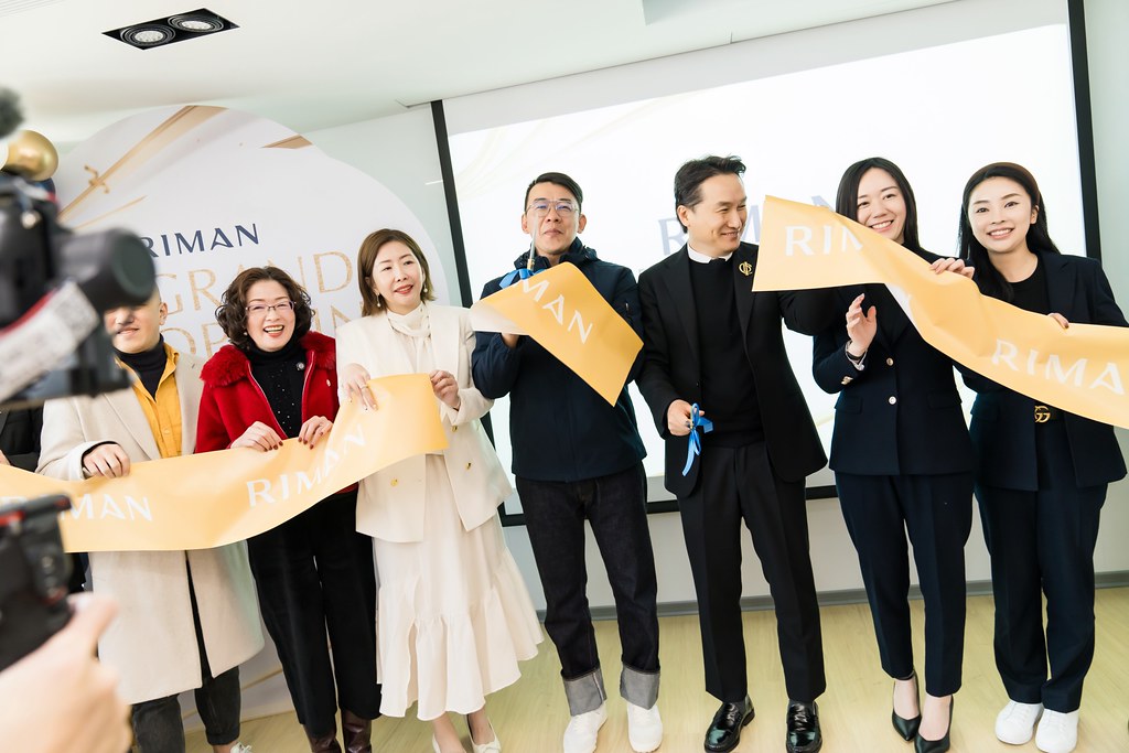 [活動攝影]台中力曼開幕儀式-最專業的團隊完成每場完美活動攝影，拍的不只好更要快! #活動拍立得
