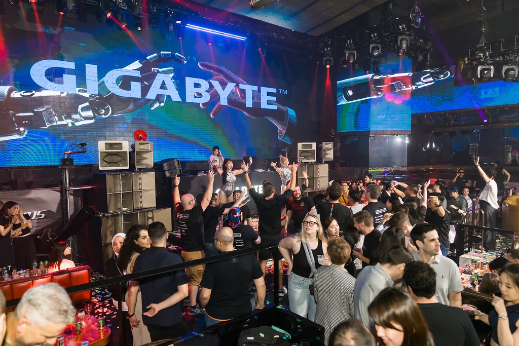 [活動攝影]2025 GIGABYTE EDGE BEATS PARTY-最專業的團隊完成每場完美活動攝影，拍的不只好更要快! #即拍即印
