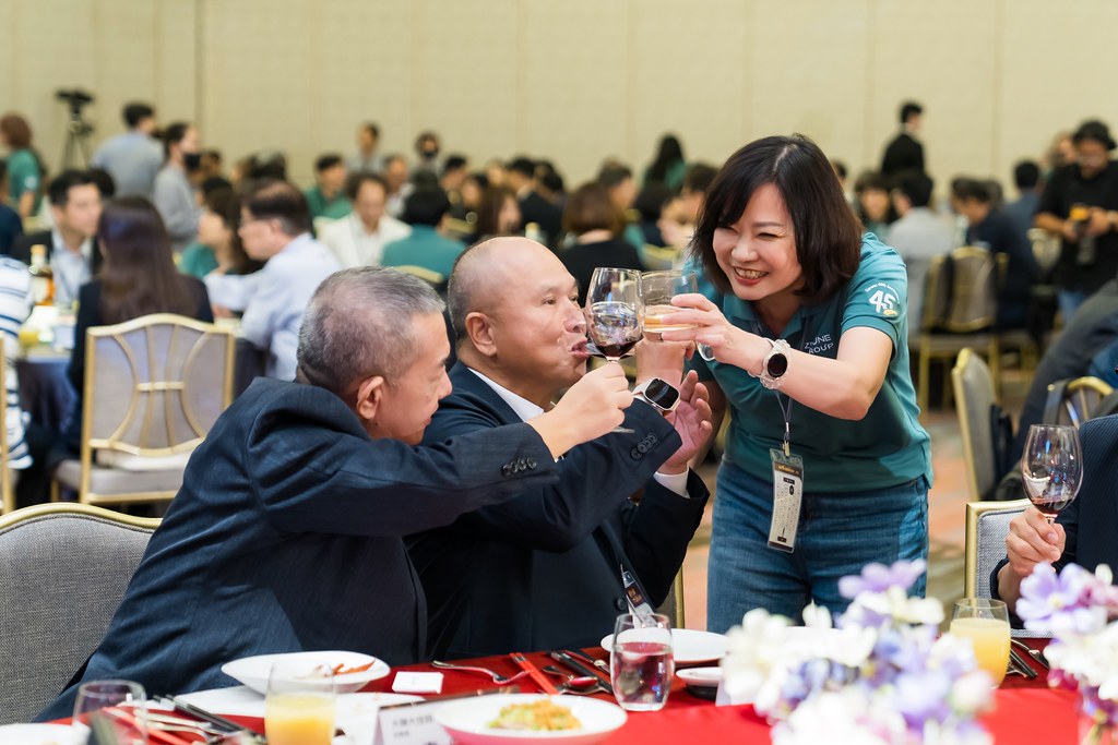 [活動攝影]零壹45周年集團感恩晚宴-最專業的團隊完成每場完美活動攝影，拍的不只好更要快! #活動拍立得