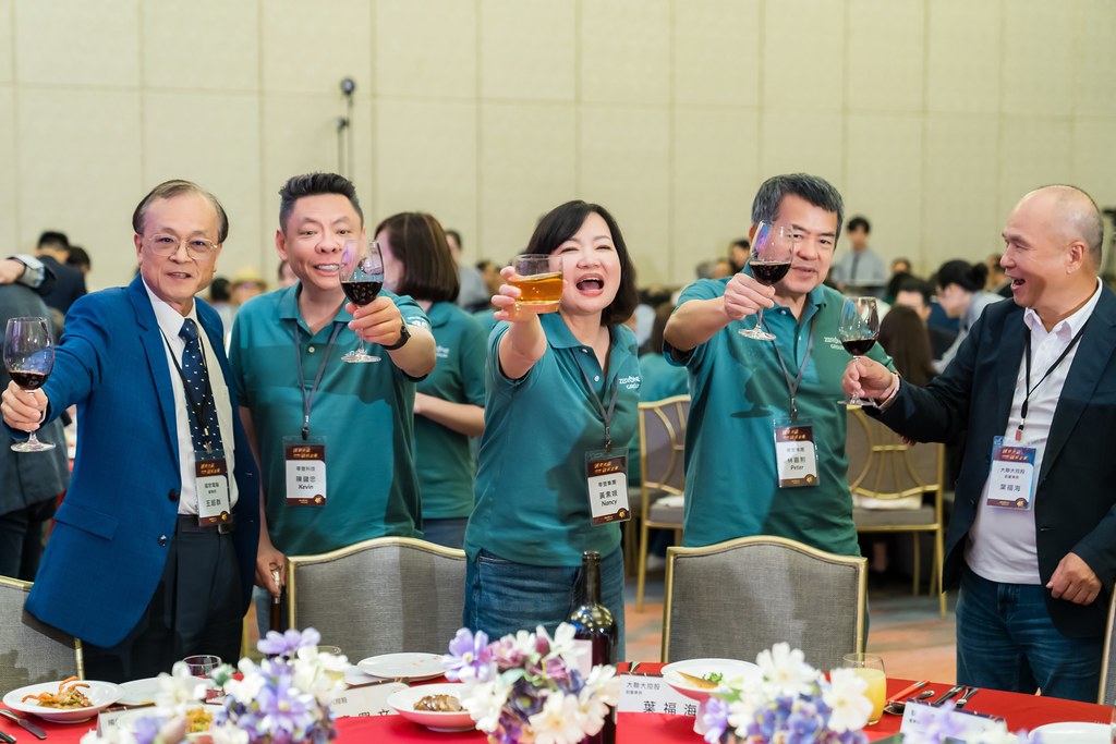 [活動攝影]零壹45周年集團感恩晚宴-最專業的團隊完成每場完美活動攝影，拍的不只好更要快! #即拍即印