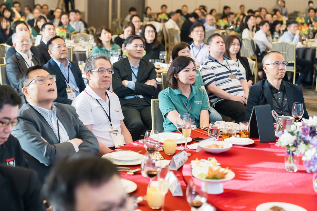[活動攝影]零壹45周年集團感恩晚宴-最專業的團隊完成每場完美活動攝影，拍的不只好更要快! #活動攝影